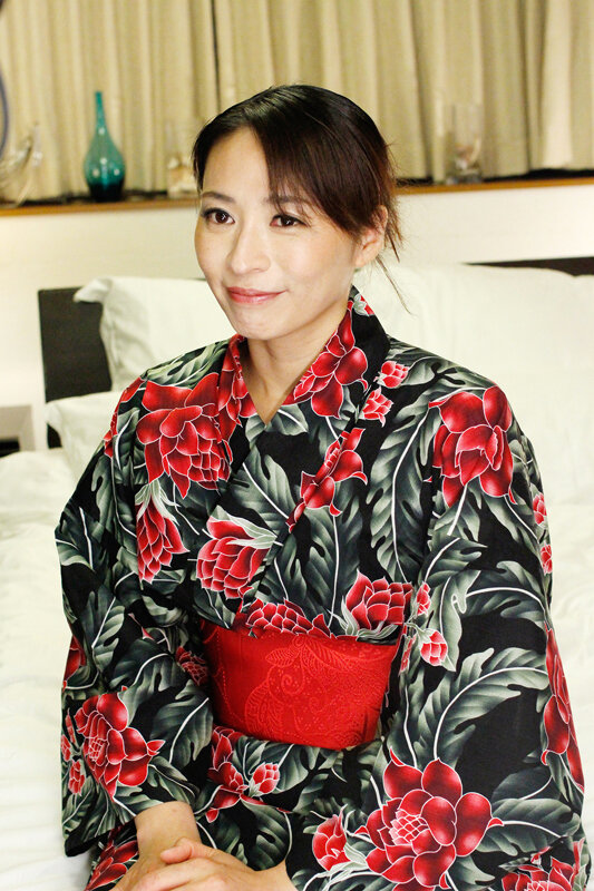 浴衣の美熟女は濃厚ザーメンに溺れたい