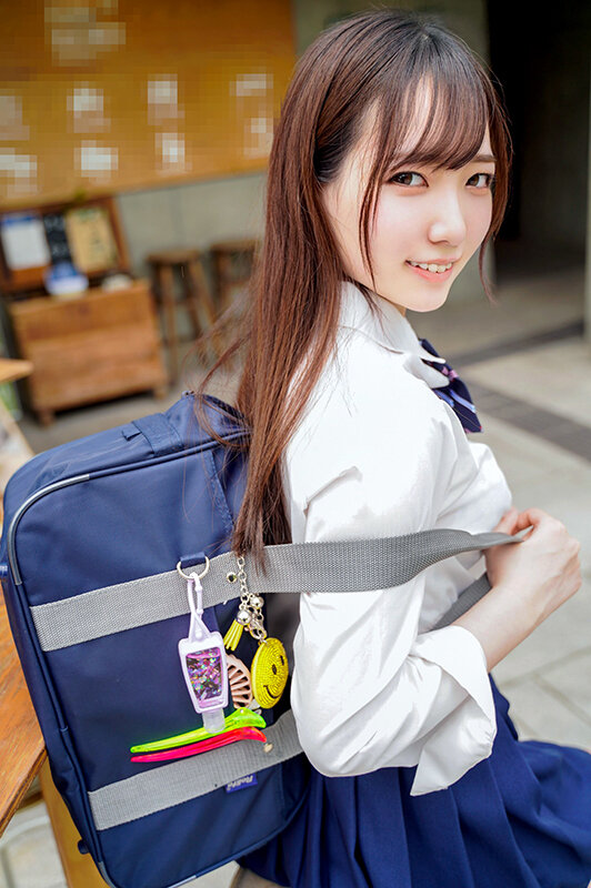 学生、リアル。友達と猥談しまくってる一軍女子校生の本気セックス流出 尻肉たぷたぷエロすぎ騎乗位に中出し