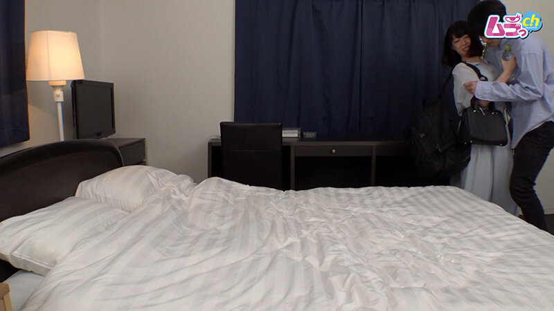 ホテル盗撮 泥●しサークルの女先輩にホテルで介抱され、寝てる間にチ○ポをしゃぶられ逆夜●い山本蓮加