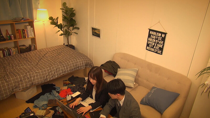 ニンゲン観察 性別関係なく仲良しで健全な同期関係も、AVに触発されあっという間に性的関係へと変わる一部始終。遠山まき