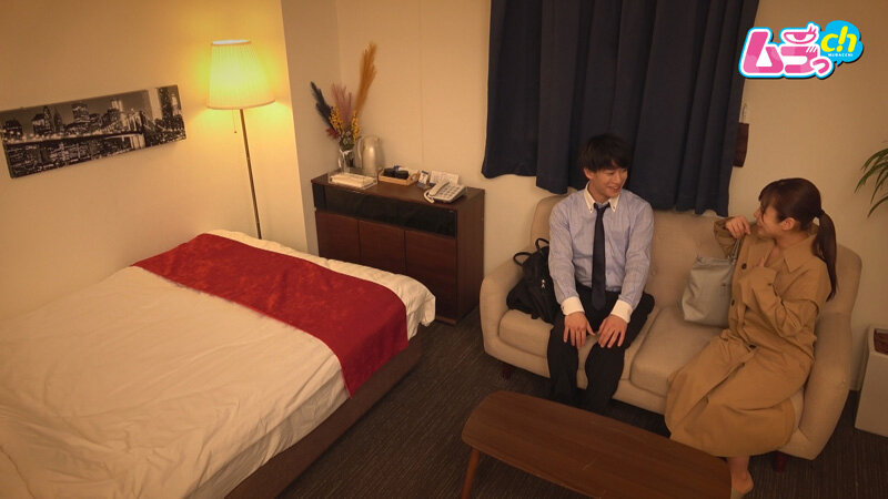 ホテル部屋REC 自他共に認める健全メンズエステのバリ堅嬢も、イケメン勃起チ〇コの前ではメスと化し流されるままウットリ中出しSEX有栖舞衣