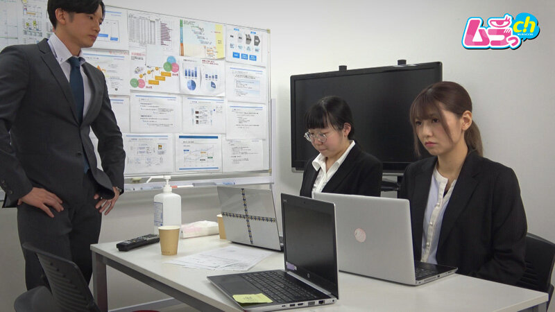 ニンゲン観察 業務中も喧嘩を引きずり不機嫌な彼女に普段はクールな上司彼氏がブチキレ豹変！会議室で執着わからせマーキング中出しSEX渋谷なつ