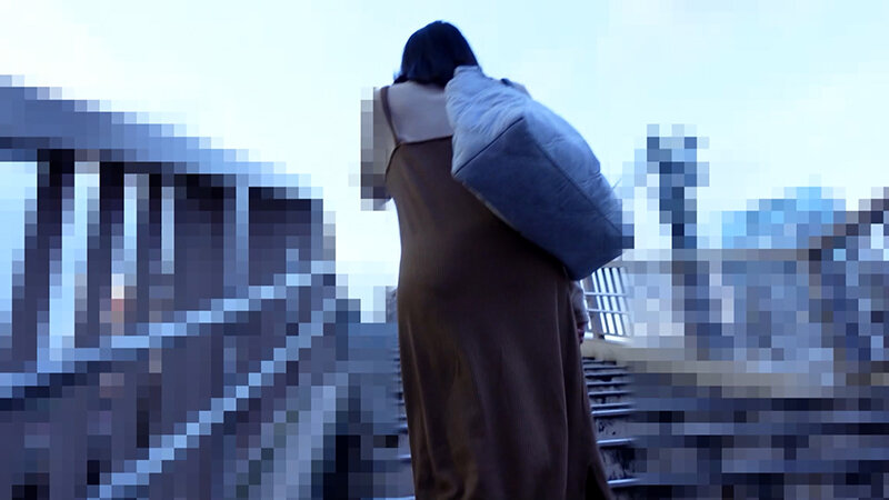 痴●電車＃006 母乳飛び散る美人シングルマザー