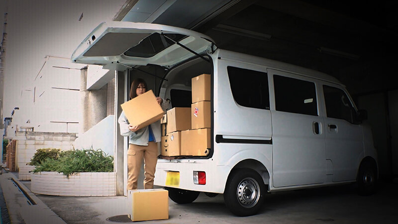 配送ドライバーを自宅に引き込んで理解らせてヤリました。