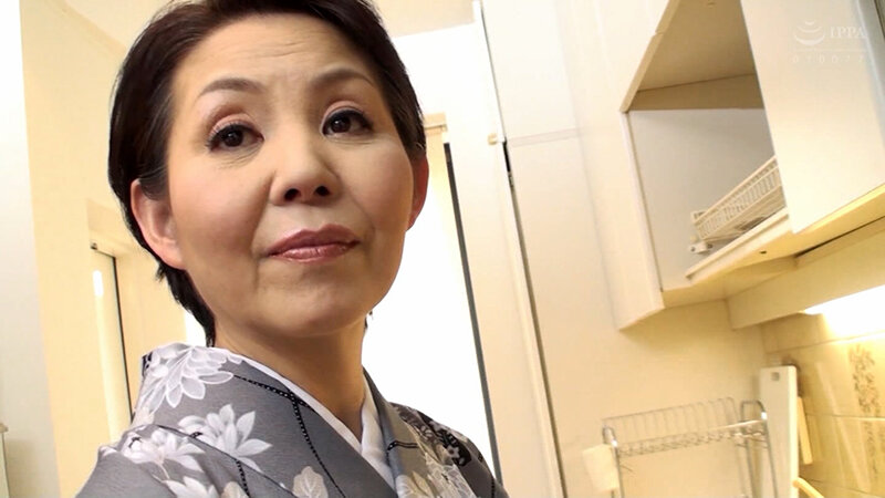 和服が似合うショートヘアーの清楚な熟女さん！落ち着いた雰囲気の熟女さんが乱れイキでナマ中出し！