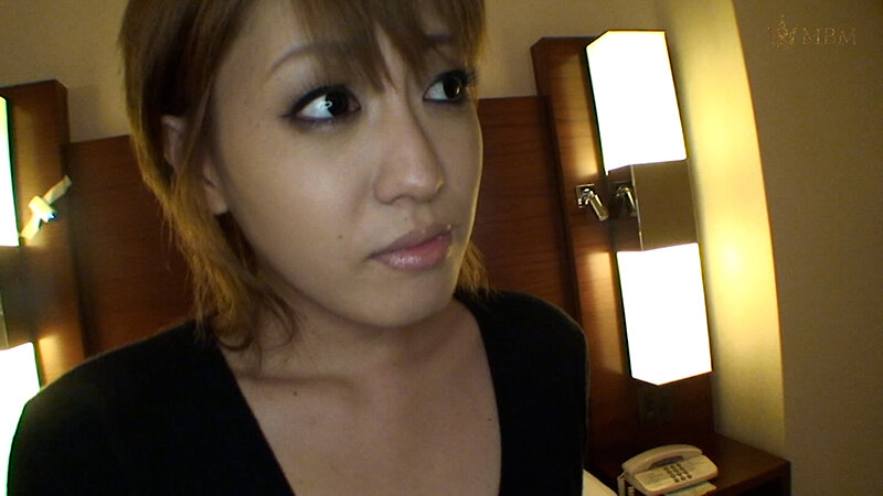 世の奥様はみんな欲求不満なのか！？恥ずかしいと言いながら生えっぱなしのマン毛を濡らし本能丸出しSEXに堕ちていく…