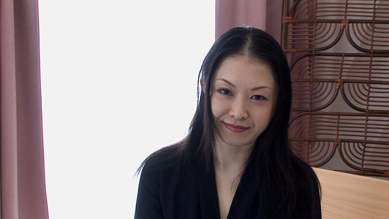 アラフォーとは思えない美貌とスタイル、胸のハリ！一級品のセレブ熟女が一期一会の中出しセックス！