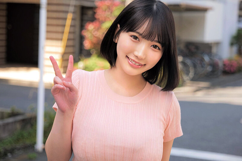 素人女子大生限定！パンティ素股でカチカチち●ぽがアソコに擦れて赤面発情！クロッチは恥ずかし汁まみれ！そのまま生で擦り合わせて、ヌルヌルワレメに結局つるんっと入って生中出し！！ウブなハニカミ娘編 りむ ちはる