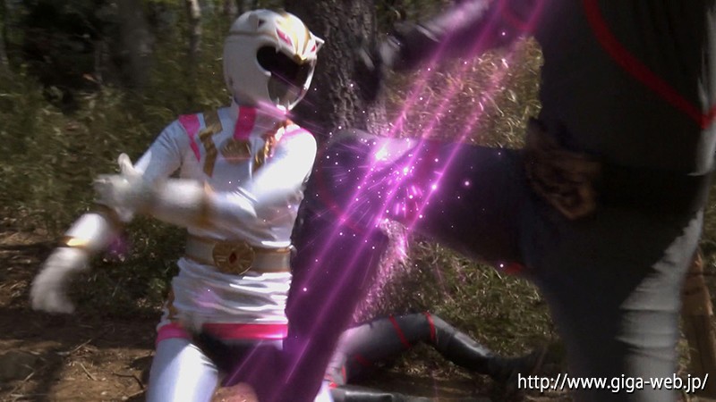 ヒロインハンティング 強獣戦隊ワイルドレンジャー 狩猟ゲームの獲物にされたワイルドホワイト 泉りおん泉りおん