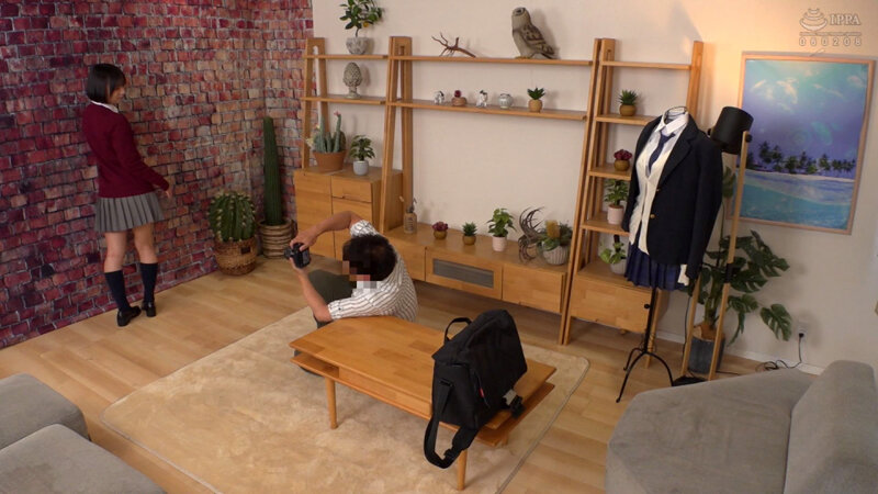 制服特化 おじ好きちっぱい誘女 剛毛ビッチ スレンダーボディ×ちっぱい×デカ尻 反則級の黄金比で依存確定！すず バスケ部/趣味オナニー もなみ鈴もなみ鈴