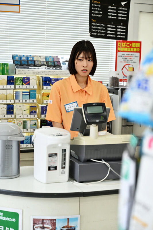 コンビニで働く美女に降りかかる絶望と快楽…ハメ潮絶頂連発で堕ちていく巨乳アルバイト 宮城りえ宮城りえ