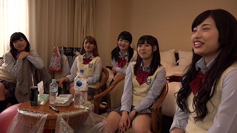 M男メーカー新人スタッフ地獄の90分 撮影現場で突然 打合せ無しのノンストップいじめ早川瑞希・高城アミナ・白桃心奈