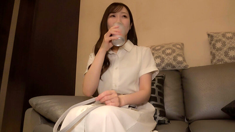 半中半外完生妻 35歳Eカップ人妻 ゆり