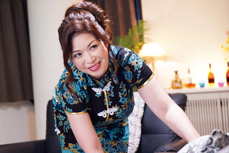 会員制 癒し系 美熟女 パブ 巨乳ママ 加山なつこ加山なつこ