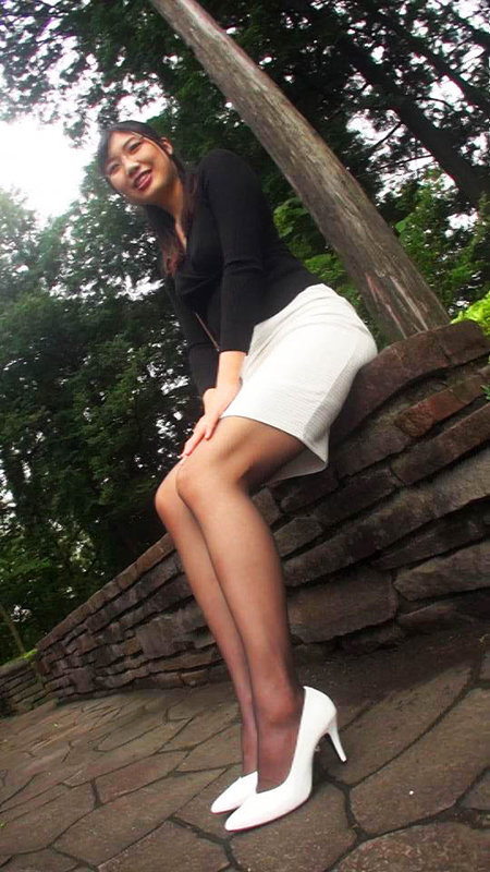 長身敏感主婦の飲精交尾 美都栞奈 32歳美都栞奈