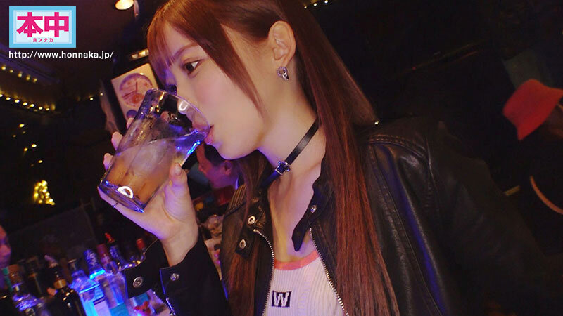 飲み屋でいきなり逆ナンしてきたくせに、弄って焦らして寸止めされて超ハイテンション責めっぱなしで せんべろ！マンべろ！チ●コもべろべろ！何度も何度も精子を搾取される爆ヌキ生パコ中出し×ハシゴ酒 酔わせてくれたら何発でも中出しさせてアゲル！！ 七瀬アリス七瀬アリス