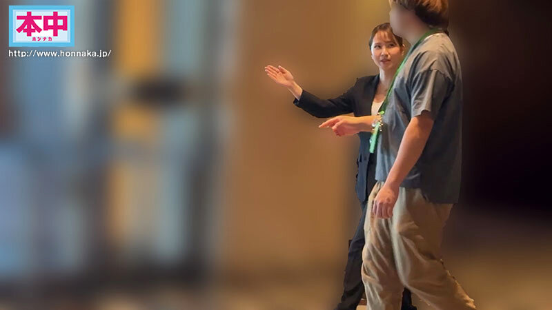 すみません！私の勤務先でAVデビューします 前代未聞！？都内某一流ホテルで働くホテルマン（23）が休憩時間にさっき自分がメイキングしたベッドで中出しAV撮影！ 星乃すみれ星乃すみれ