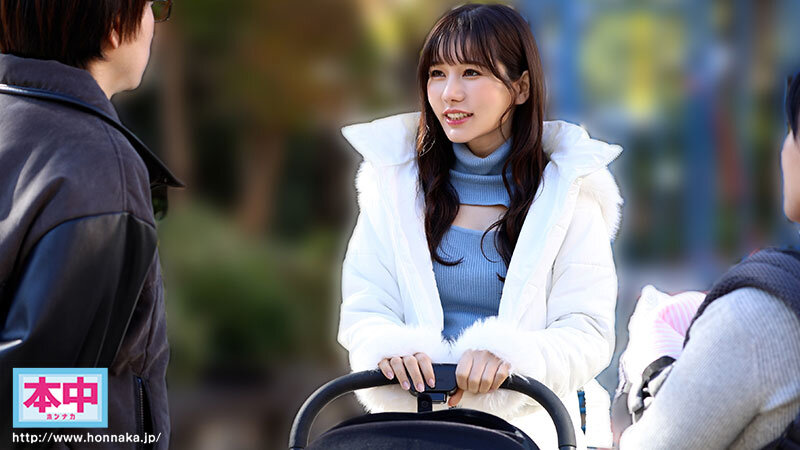 息子と妻が田舎に帰省中ママ友の自宅に入り浸り中出し不倫セックスに明け暮れた1週間。 五日市芽依五日市芽依