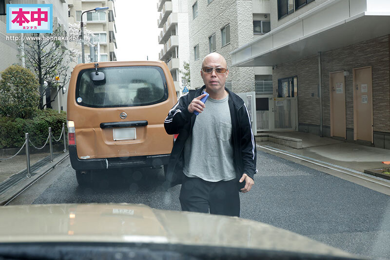 煽り運転オヤジに大切な彼女を献上させられて中出しSEXでイカされまくる車外で見張り役をさせられた僕はその後、何度も何度もドラレコNTR映像鬱勃起オナニーしてしまった。 東條なつ東條なつ