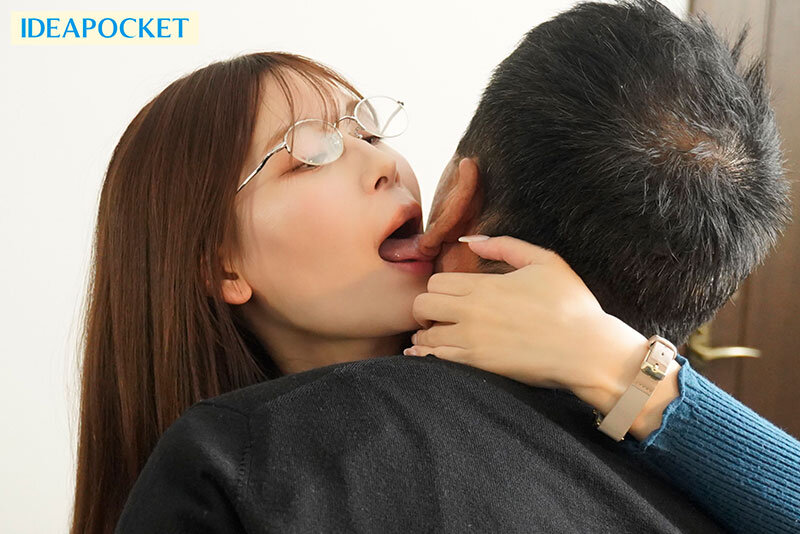 真面目で大人しい図書館司書の明里さんはとんでもなく歪んだ性癖の変態ドS痴女でした…。 明里つむぎ明里つむぎ