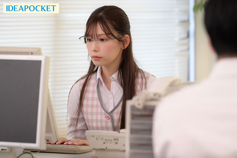 デリヘル呼んだらいつも領収書を突っ返してくる経理部のド真面目OLに遭遇！？ 「こんなの経費で落とせませんけど？」 生本番させてくれて自宅でも会社でも激アツのセフレ関係に！！ 明里つむぎ明里つむぎ