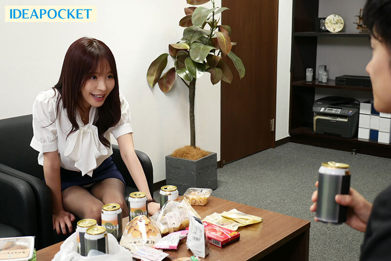 可愛いくてエロい後輩OLをホテルへお持ち帰りしたら…度を越えた≪絶倫女≫で返り討ちにあった。 桃乃木かな桃乃木かな