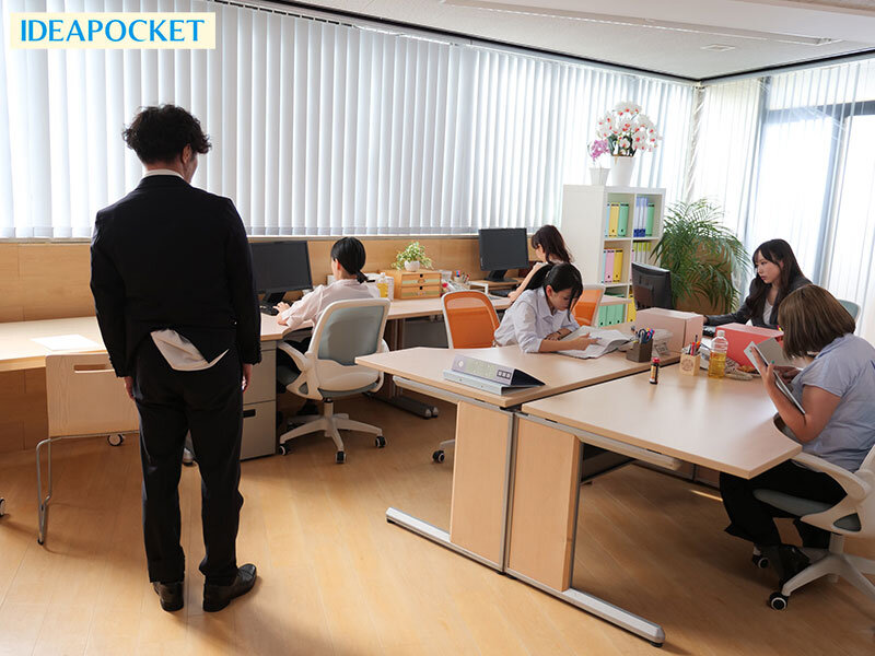 女上司の号令で全員にイジメられ過ぎて挿入しても何しても…無視して頂ける僕。 夕雛エミリ 杏ここ夕雛エミリ・杏ここ