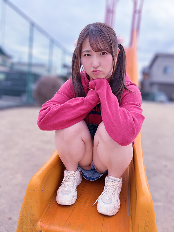 おじさんといっしょ。ママと喧嘩した家出○女のやわらかい隙間にぶち込んだオヤジ棒で覚醒した激潮噴射 山口由愛山口由愛