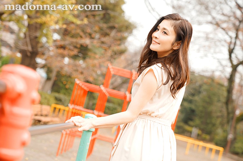 電撃移籍 米倉穂香 マドンナ専属Debut！！ 新たな快感に我を忘れて悶え狂う美熟女の発情3本番米倉穂香