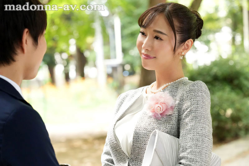 卒業式の後に…大人になった君へ義母からの贈り物―。 上羽絢上羽絢