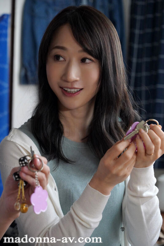 合鍵をもらった人妻が、男子学生が卒業するまで中出しされた一人暮らし部屋。 水戸かな水戸かな