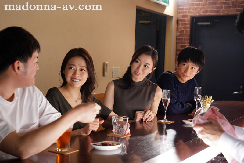 Madonna最強専属W初共演！！ 交換夫婦NTR ～湯けむり舞う1泊2日の混浴温泉旅行 編～藤かんな・流川はる香