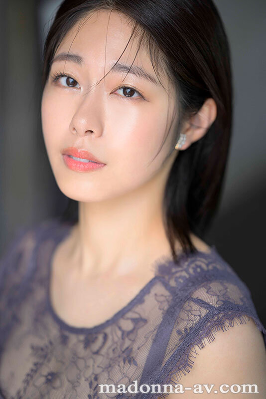 ケダモノの原石 澄河美花 30歳 AV DEBUT 清楚な仮面を脱ぎ捨てて卑猥に輝く性豪新人澄河美花