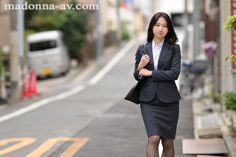 女上司、歪んだ刺激と躾に溺れるSM不倫性交。昼休みはダメな部下に躾けられて…。 専属美女の『苦しみ』という快楽を解放―。 水戸かな水戸かな