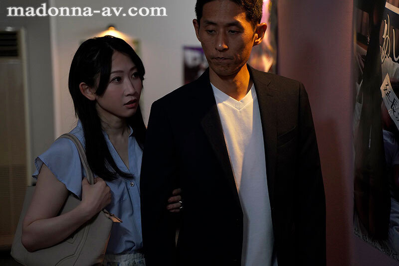 背徳の寝取らせシアタールーム 低俗男たちの醜い肉棒で汚された貞淑妻ー。 水戸かな水戸かな