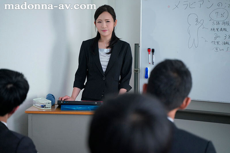 背徳の寝取らせシアタールーム 低俗男たちの醜い肉棒で汚された貞淑妻ー。 沖宮那美沖宮那美