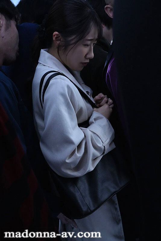 身動き不能…乗車率200％通勤ラッシュエビ反り痴● 竹内有紀竹内有紀