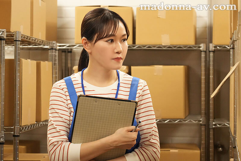 倉庫パート中の副業肉便器 脱いだら凄い地味な主婦は最低賃金の951円で抜いてくれます…。 ももの真利奈ももの真利奈