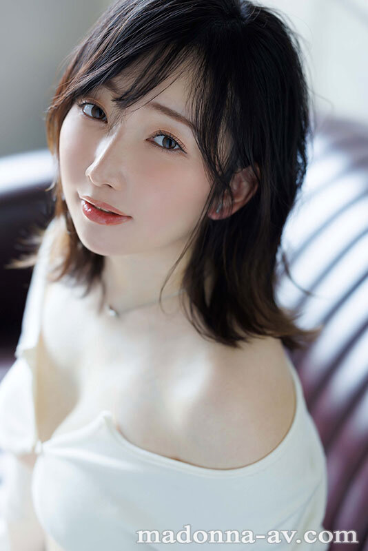 新人 保科希帆 32歳 AV DEBUT 純真な保育士の人妻―。子供のようなあどけなさを’裏切る’強すぎる欲望―。保科希帆