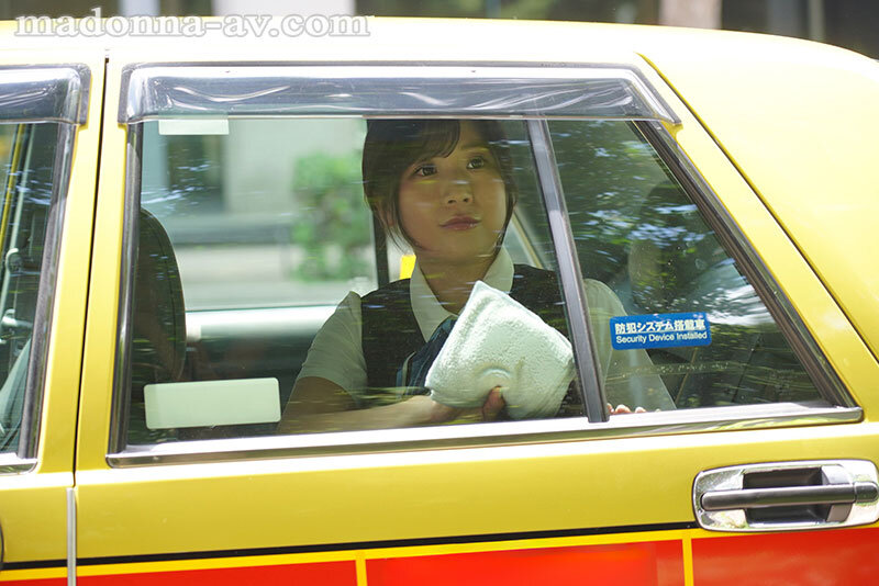 働く女は美しいー。都内在住 二児の母。 タクシードライバーの人妻 綾瀬凪 36歳 AVデビュー！！綾瀬凪