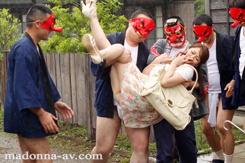 美熟女本物ハード作品！！ぶっかけの儀式 村人専用のザーメン便器になった人妻 翔田千里翔田千里