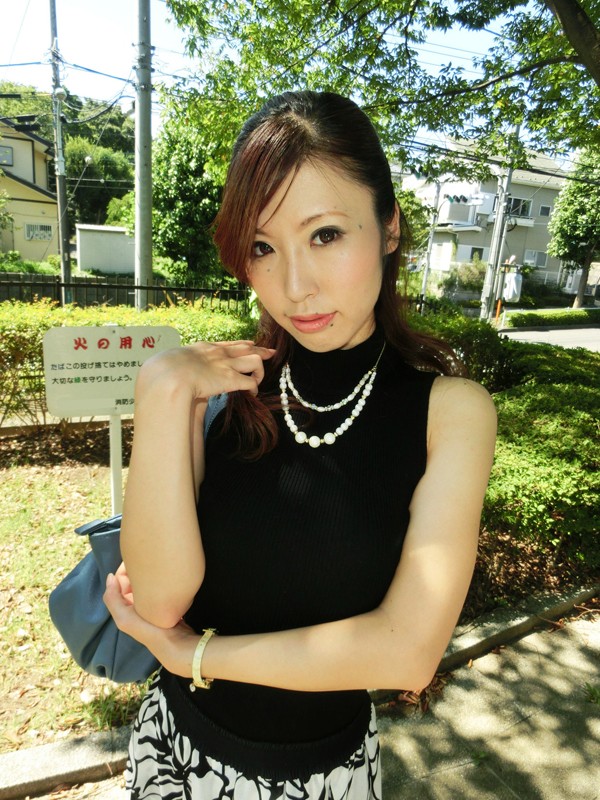 巨乳淫乱の美脚婦人