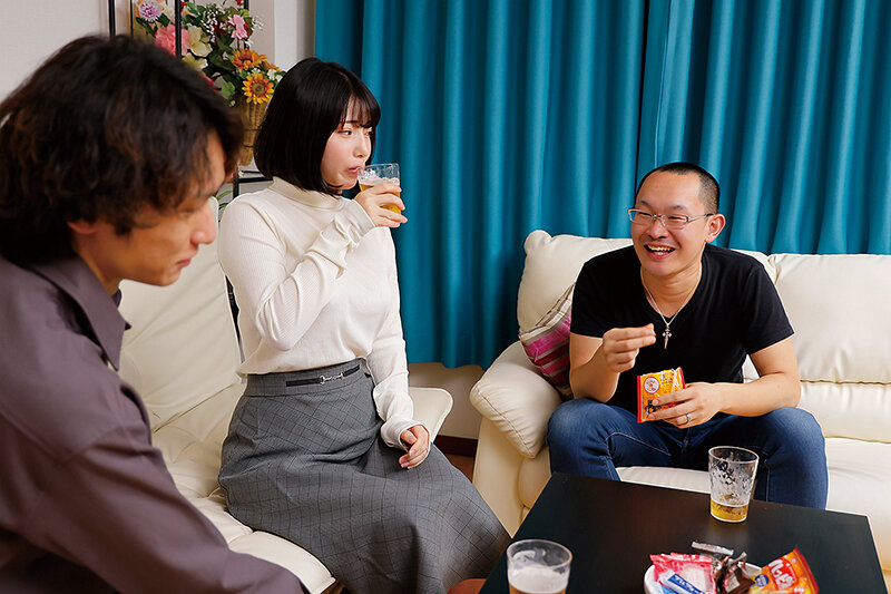 絶倫巨乳妻を持て余した俺は、デカチンの親友に寝取ってもらった！ 九井スナオ九井スナオ