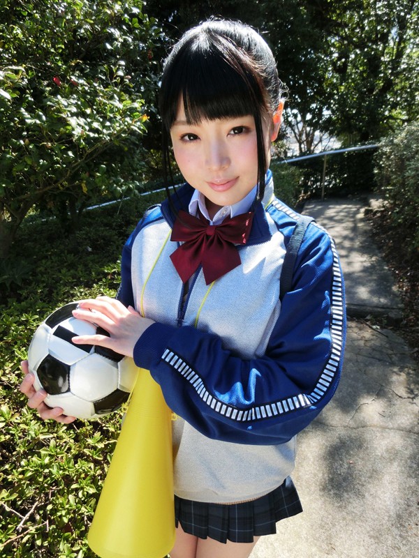 サッカー部マネージャーの女子校生と SNSで知り合ったキ○ガイ男との変態記録！！ 小山田まい小山田まい