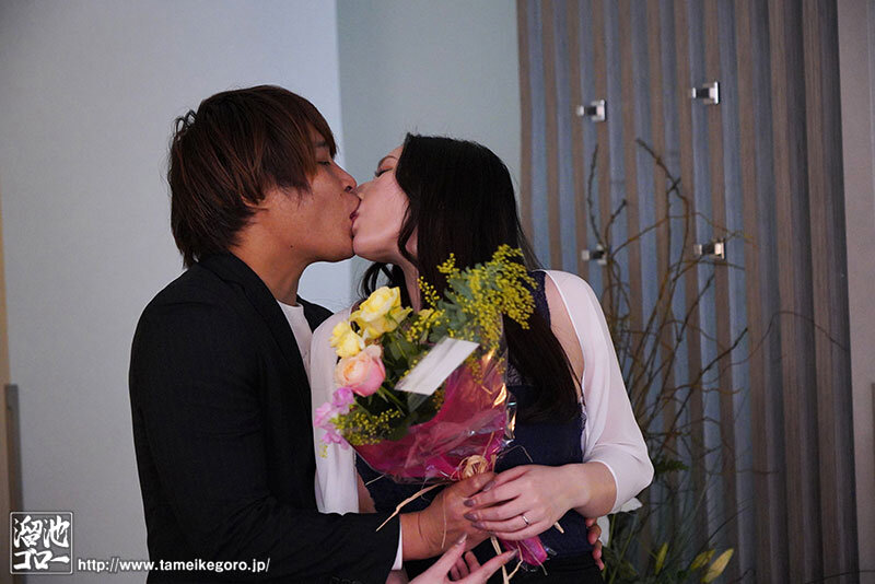 1年間のセックスレスと1ヵ月間の禁欲を経てー。妻と結婚記念日に無茶苦茶燃えるようなSEXをした。 佐山愛佐山愛