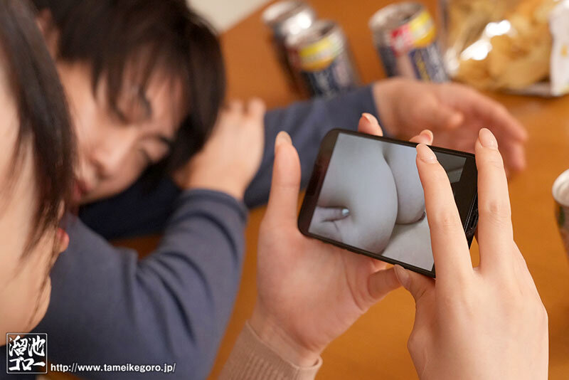 カノジョ以外の巨乳で浮気しまくっていたら彼女のお母さんがブチ切れお仕置き！怒りの見下しパイズリ挟射 佐山愛佐山愛