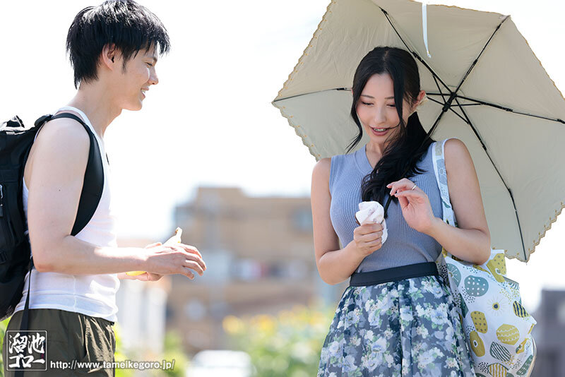 市民プールで息子が友達と遊んでいる8時間、私は息子が通う水泳教室のコーチと不倫SEXに溺れて…。 北野未奈北野未奈