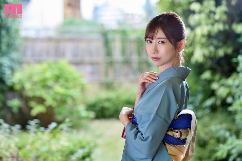 居候先の清楚な美人女将は大の年下好きな中出し回数でボクのバイト代を決める魔性のオンナでした 黒川すみれ黒川すみれ