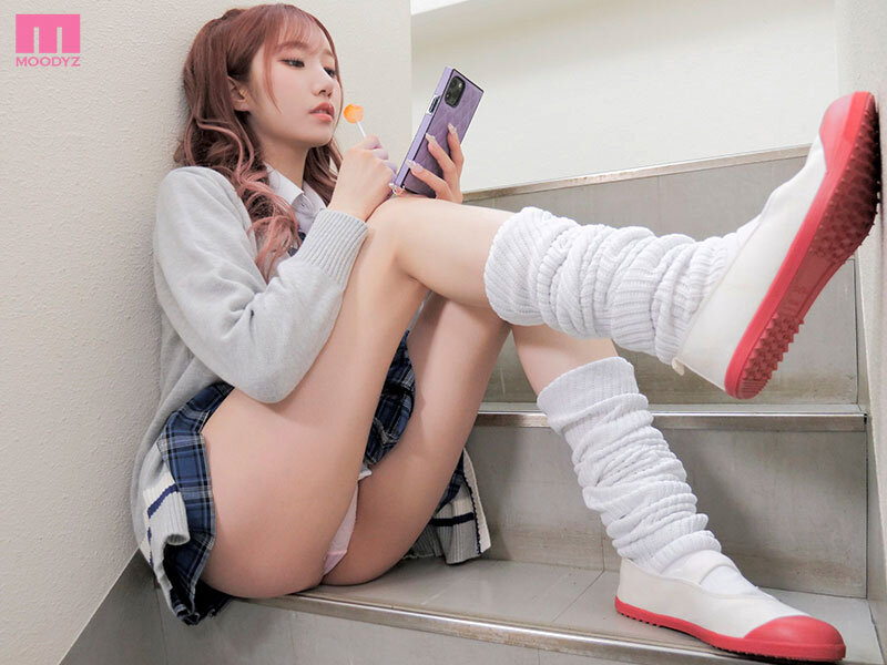 校則違反ミニスカJ系ギャルをスクワット説教！ またがり空気椅子で勃起チ〇ポを押し付けパンツ布越しブッ刺し突き上げ騎乗位で分からせてヤった！ 斎藤あみり斎藤あみり