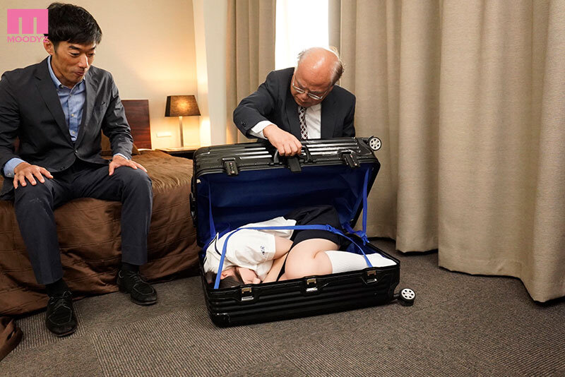 薬で眠らせた娘を異常絶倫のオヤジ達に売ってます。 （1時間/ピル服用済/現金のみ/各種オプション相談） 皆月ひかる皆月ひかる